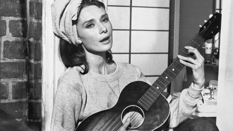 Moon River Sing and Guitar cords