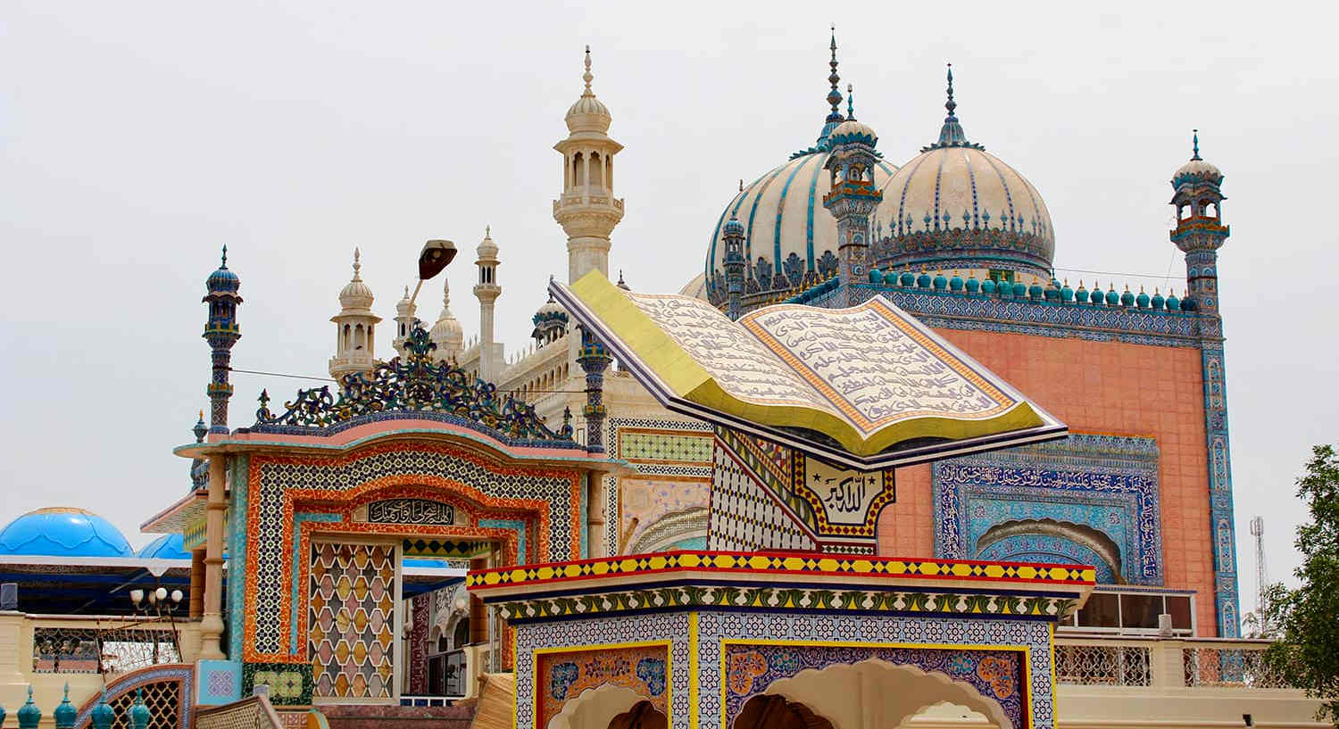 Bhong Mosque – A Timeless Masterpiece of Islamic Architecture