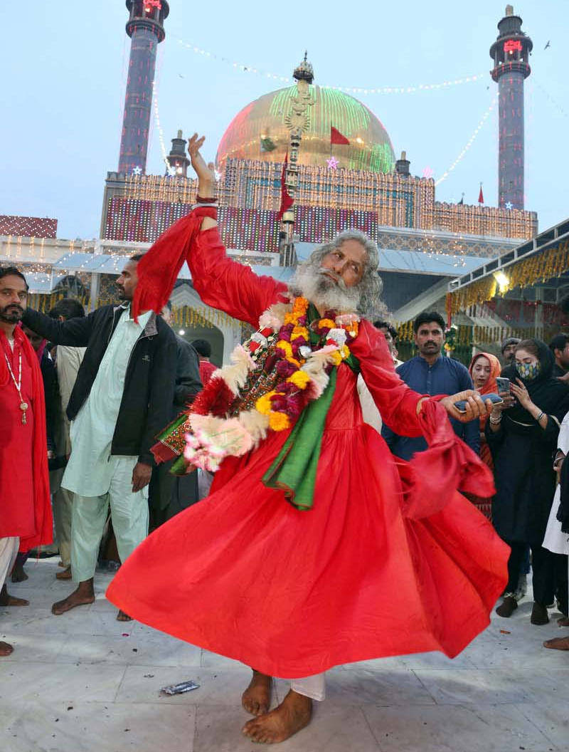 Best Time to Witness Sufi Dhamaal in Lahore and Sehwan Sharif