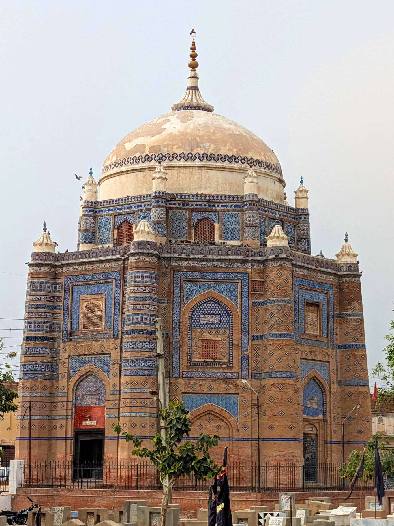 The Forgotten Tomb of Multan | Shrine of Hazrat Sakhi Sultan Shah Ali Akbar Shamsi…
