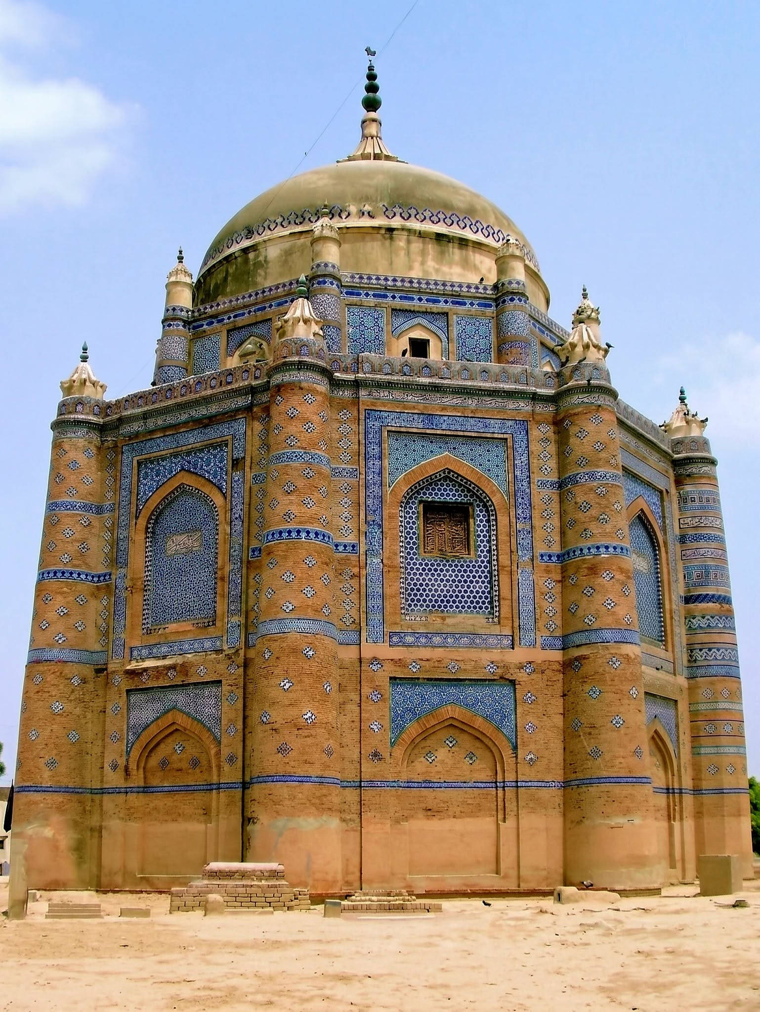 Tomb of Shah Ali Akbar – The "Little Rukn-e-Alam" of Multan Tomb of Shah Ali…